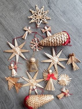 Natural Straw Vintage Holiday Ornament Set
